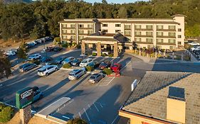 Yosemite Southgate Hotel & Suites